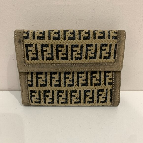 Fendi Tan and Black Women's Wallet. Free Shipping - Picture 2 of 12